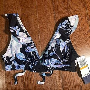 AQUA COUTURE swim Top size small. Brand new w/ tags. Beautiful print